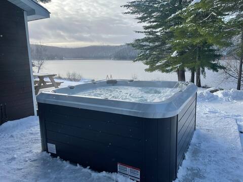 Chalet le Huard directly by the lake