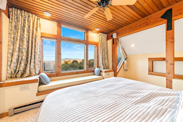 Master Bedroom Suite - Located on the top 3rd floor with a King size bed and master bath