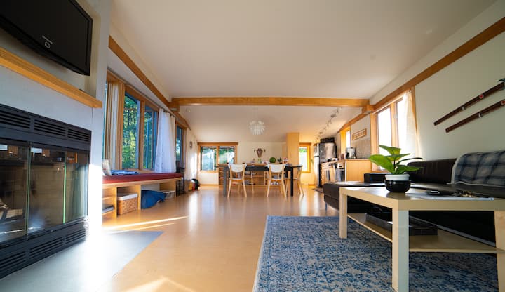 Stay In The Trees | Treehouse Retreat For 10 - Wisconsin