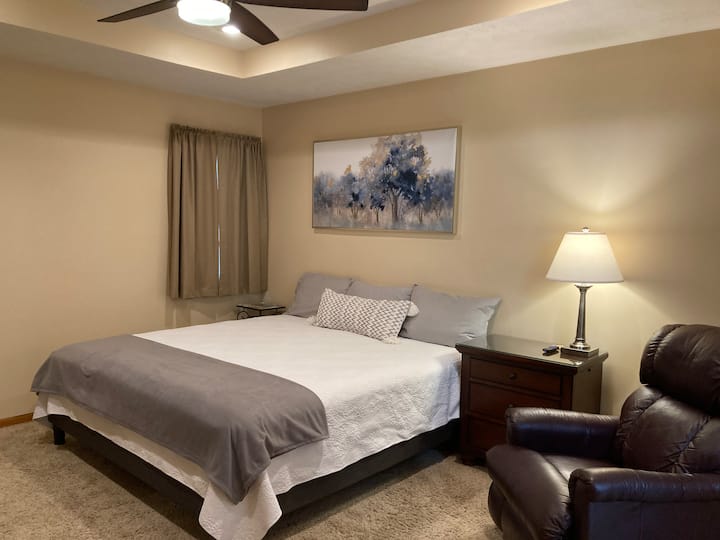 1号卧室公寓主卧室