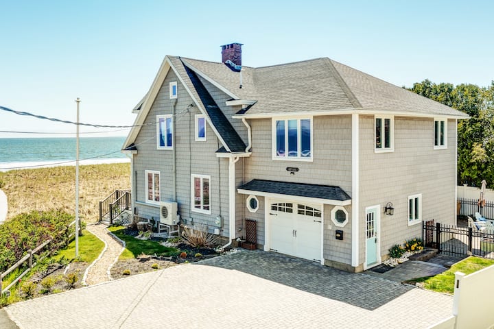 Unique and Stunning Beachfront property Greygoose