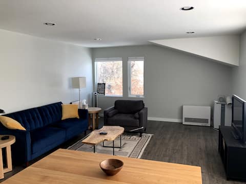 Successful Airbnb property: 1 bedroom apartment with private entrance in Four Corners