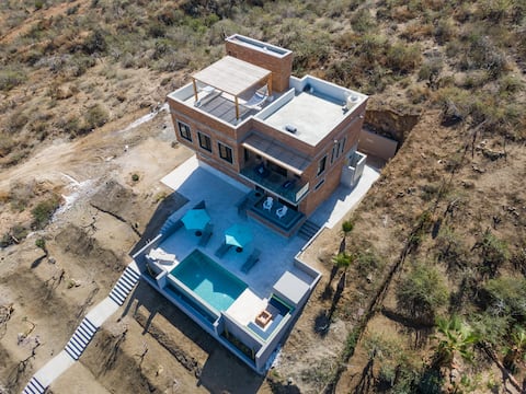 MODERN RUSTIC HOUSE WITH SPECATULAR OCEAN VIEWS