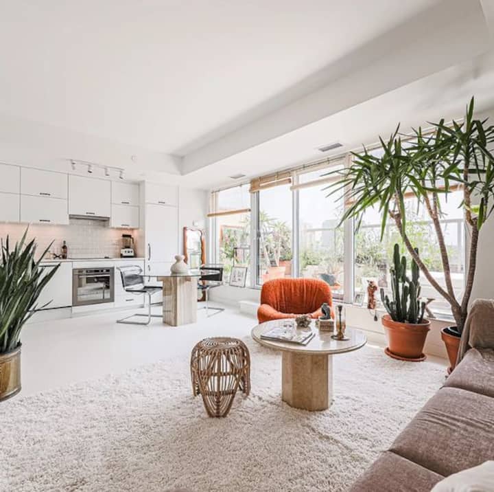 Designer Residence | Queen West | Private Terrace - Toronto