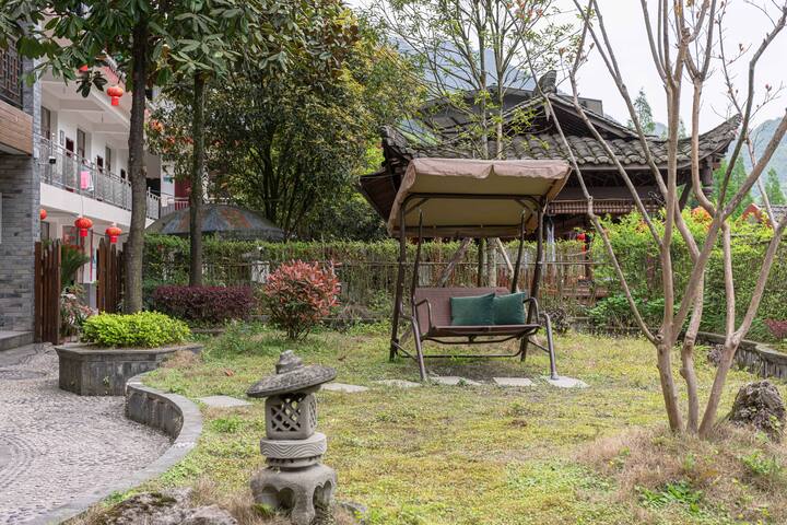 青城入画 独栋3层度假屋 青城后山景区入口旁 泰安古镇 露台小院 可烧烤bbq 免费停车机麻 山景 Villas For Rent 青城入画 独栋3层度假屋 青城后山景区入口旁 泰安古镇 露台小院 可烧烤bbq 免费停车机麻 山景 Villas For Rent