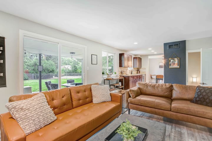 Speakeasy Retreat W Theater Near Olde Town Arvada - Denver, CO