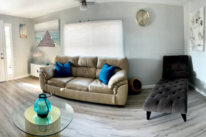 Cute Cozy 2 Bedroom Home - Lake Elsinore, CA