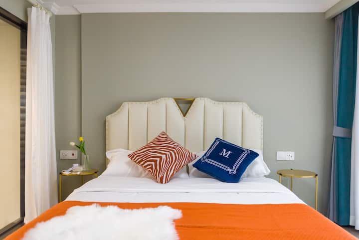 清居 牧野 1min步行地铁口 麻将机 湖景大窗 Loft四居 越秀星悦峯 近各大旅游胜地 Lofts For Rent In Wuhan Hubei China