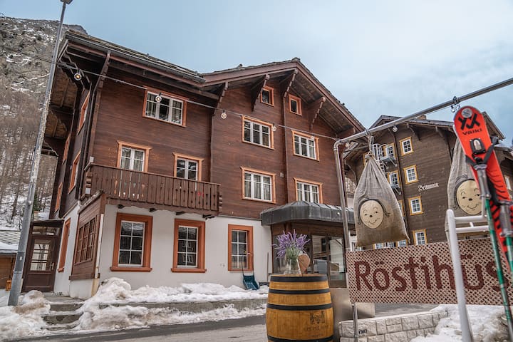 Private Chalet For Families (Ski In/out) - Saas-Fee
