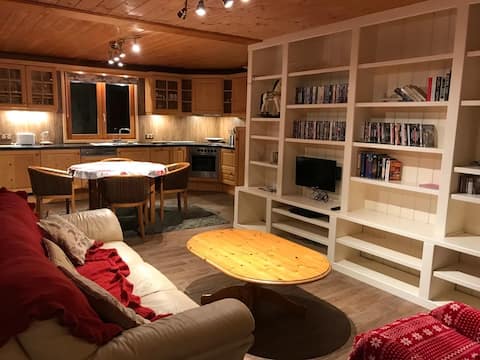 Popular Airbnb listing: 2-bedroom apartment with mountain view • South-facing terrace • Pool table *2 bathrooms in La Chapelle D'abondance