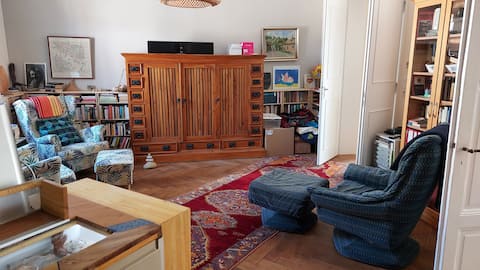 Popular Airbnb listing: The Central Suite in Offenbach Am Main