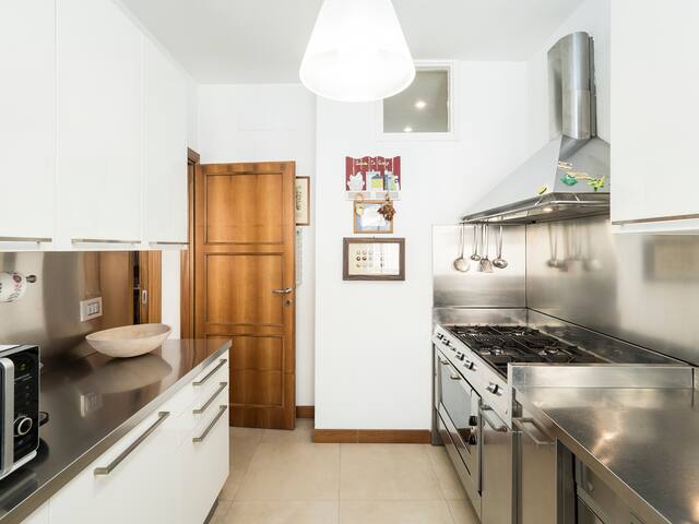 Marisol’s House, Colosseo. gallery image 5