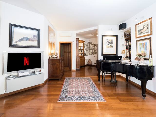 Marisol’s House, Colosseo. gallery image 3