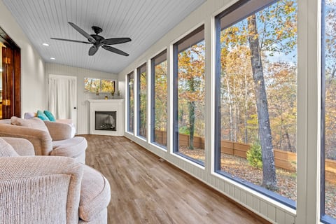 ★Come. Sit. Stay. Play.★ ☼SUNROOM☼ ♥MTB GOLF LAKE♥