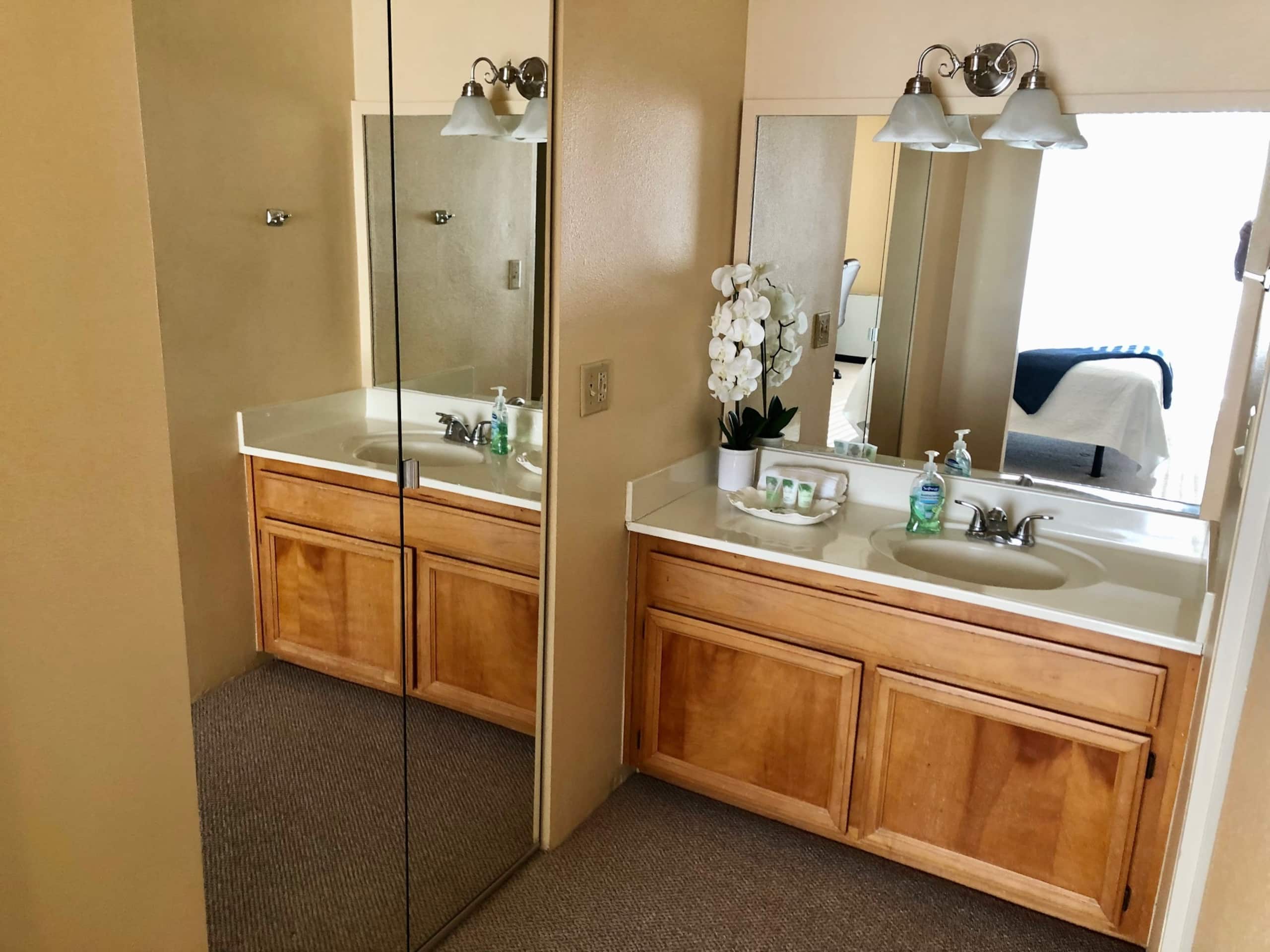 Condo in Hilo · ★4.85 · 2 bedrooms · 2 beds · 2 shared baths - Image 9