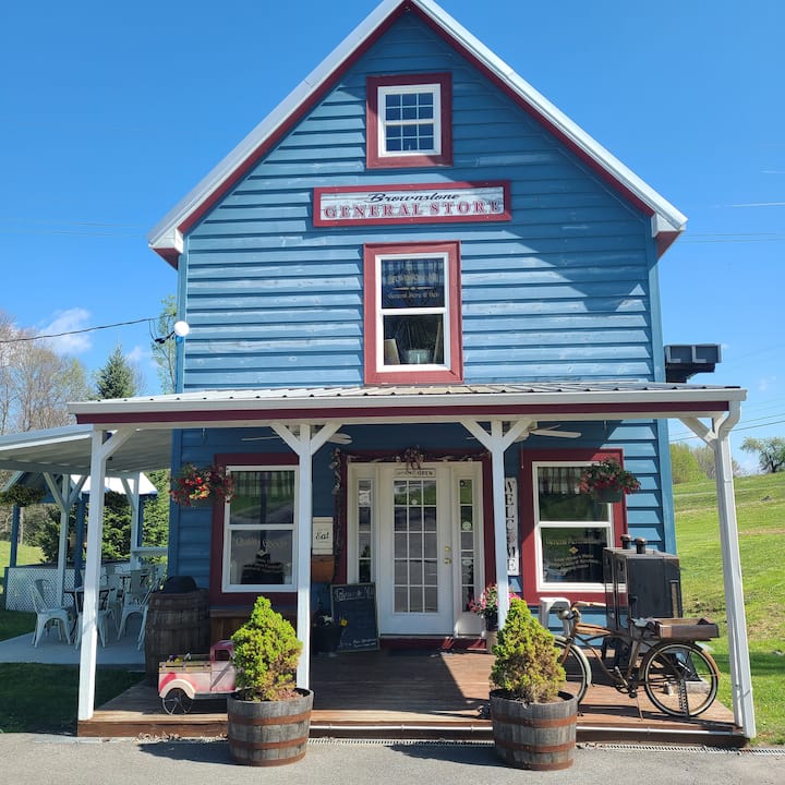 Tractor BarNew River Lake B Campers/RVs for