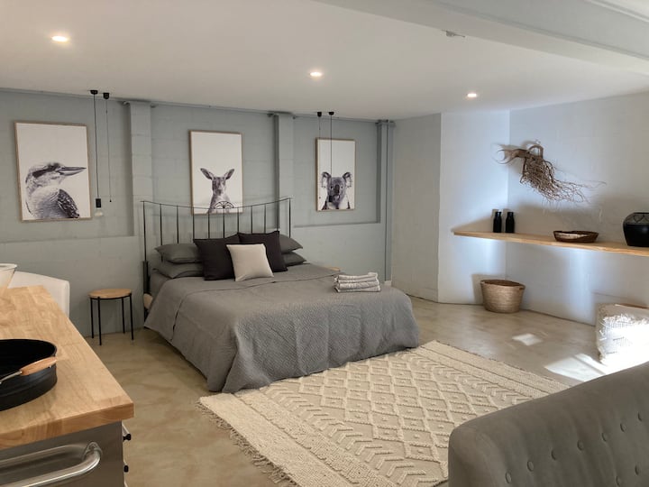 SaltoftheEarth stylish private room in Bellingen Nature lodges for