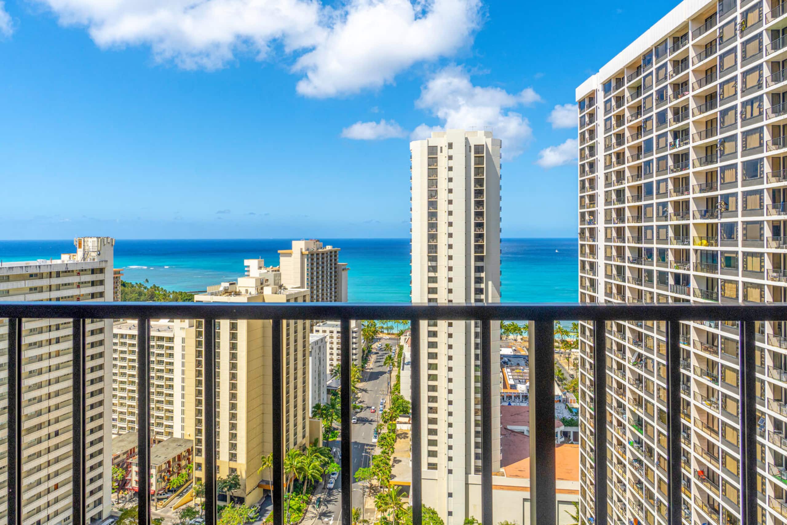 Condo in Honolulu · ★4.95 · 1 bedroom · 4 beds · 1 private bath - Image 23