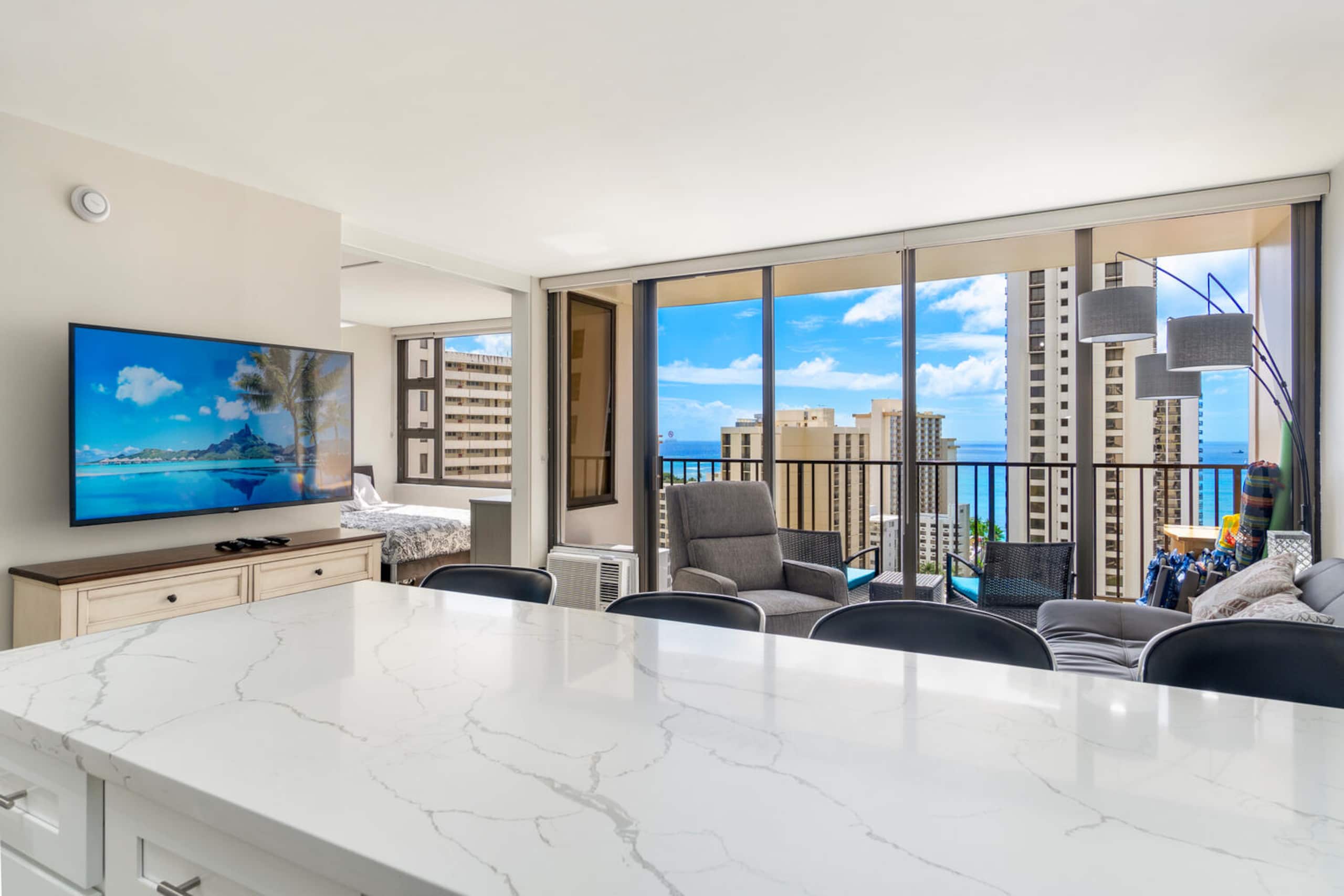 Condo in Honolulu · ★4.95 · 1 bedroom · 4 beds · 1 private bath - Image 1