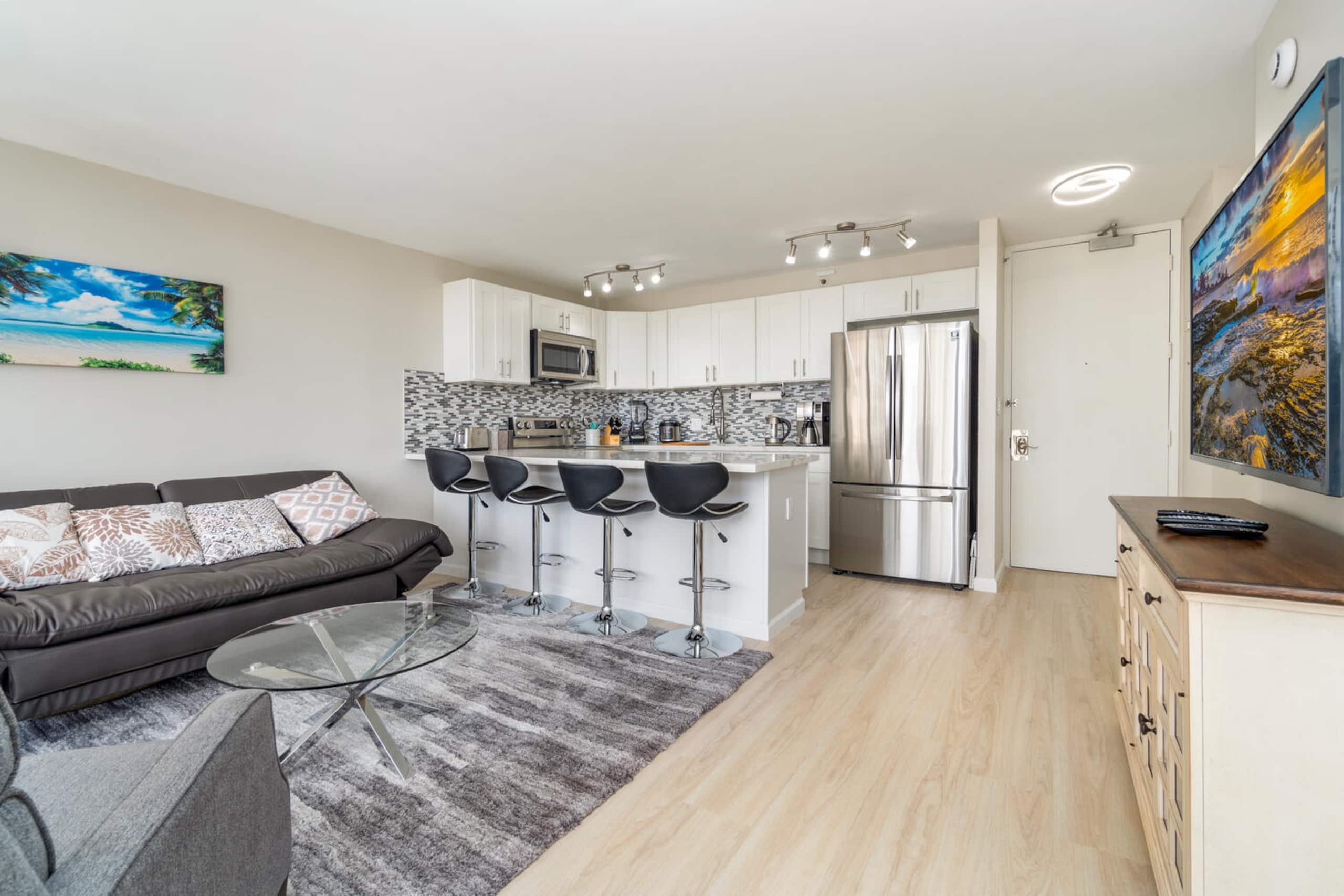 Condo in Honolulu · ★4.95 · 1 bedroom · 4 beds · 1 private bath - Image 6