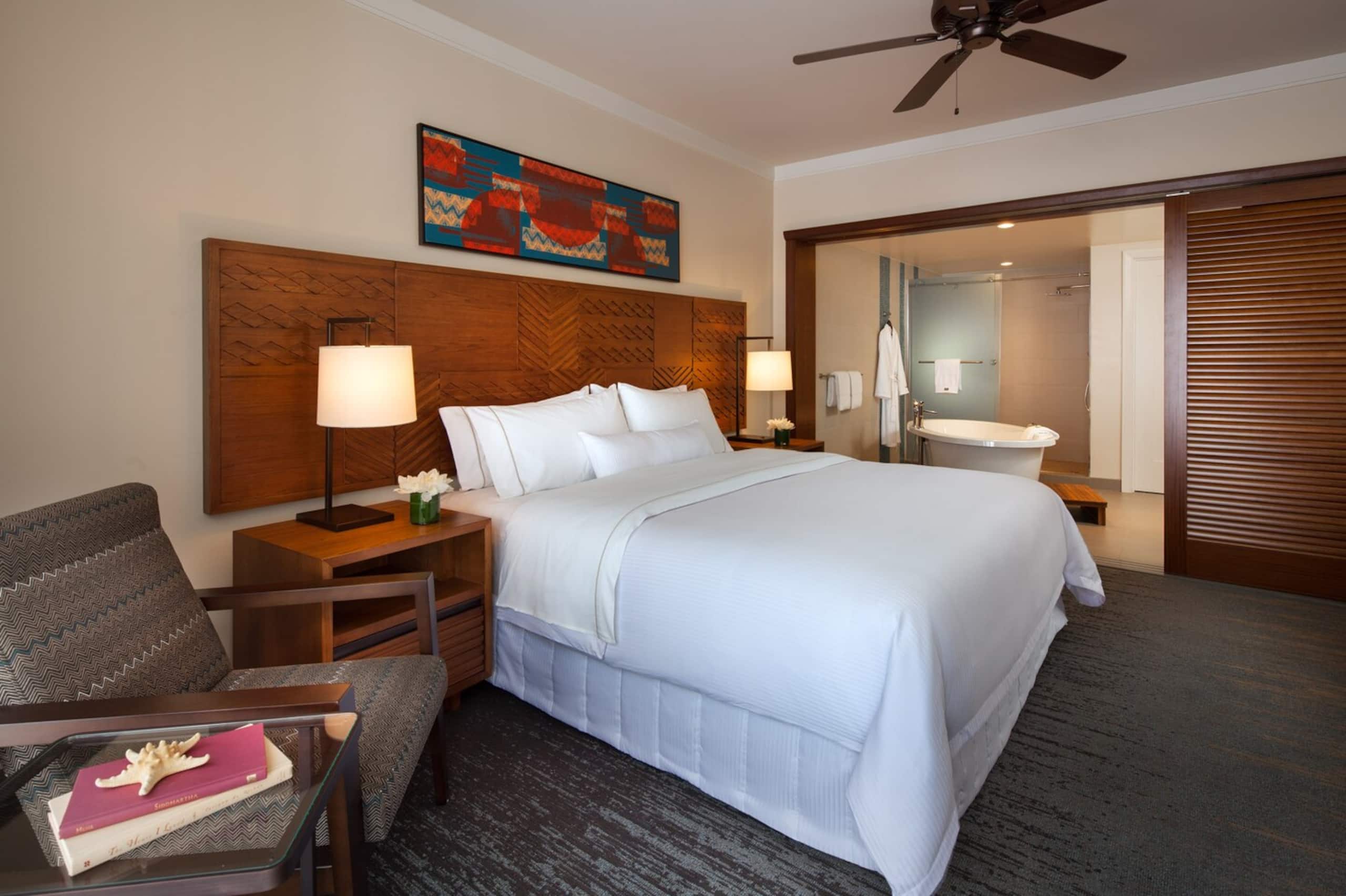 Resort in Lahaina · ★5.0 · 2 bedrooms · 3 beds · 2 private baths - Image 5