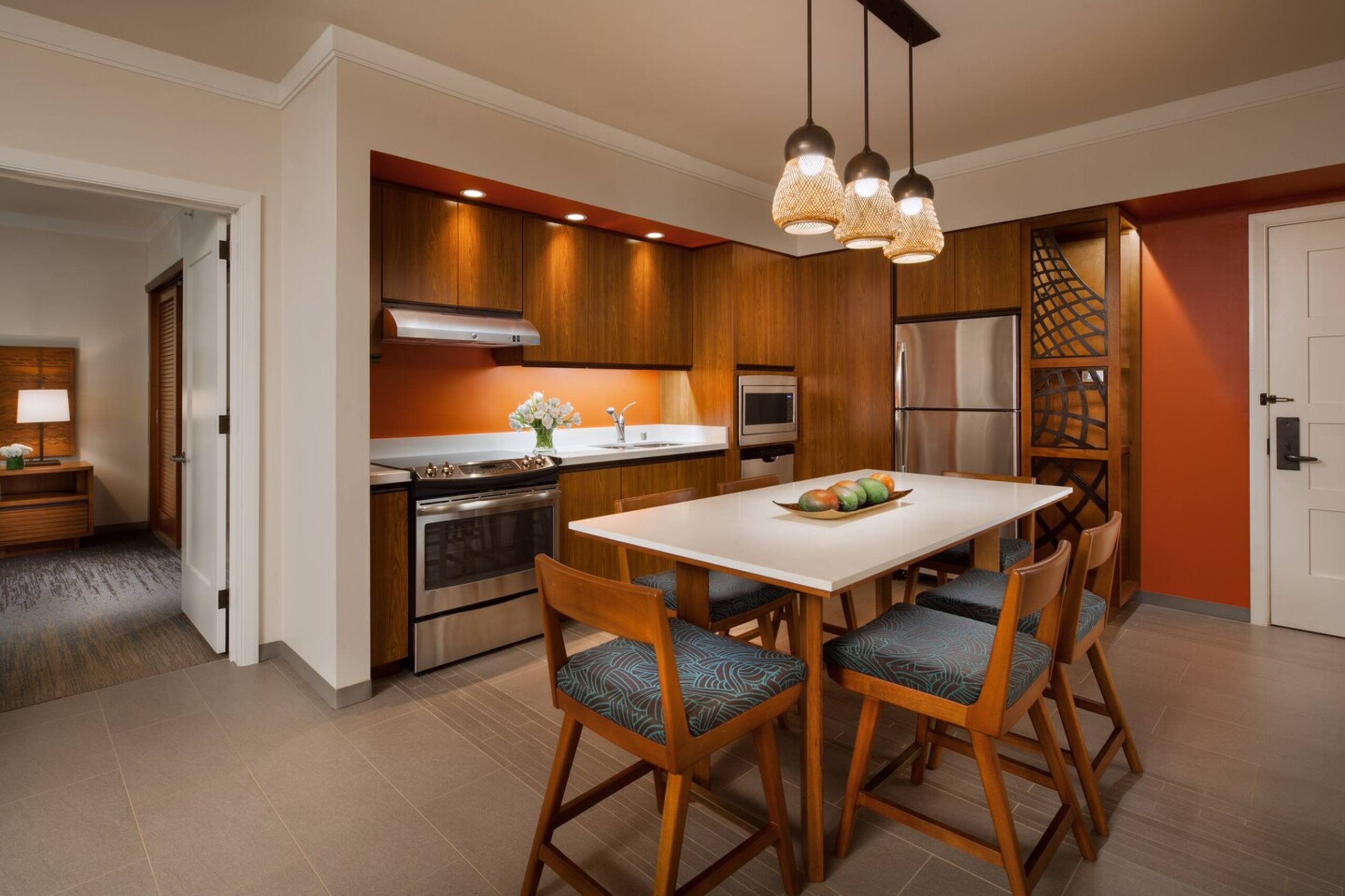 Resort in Lahaina · ★5.0 · 2 bedrooms · 3 beds · 2 private baths - Image 3