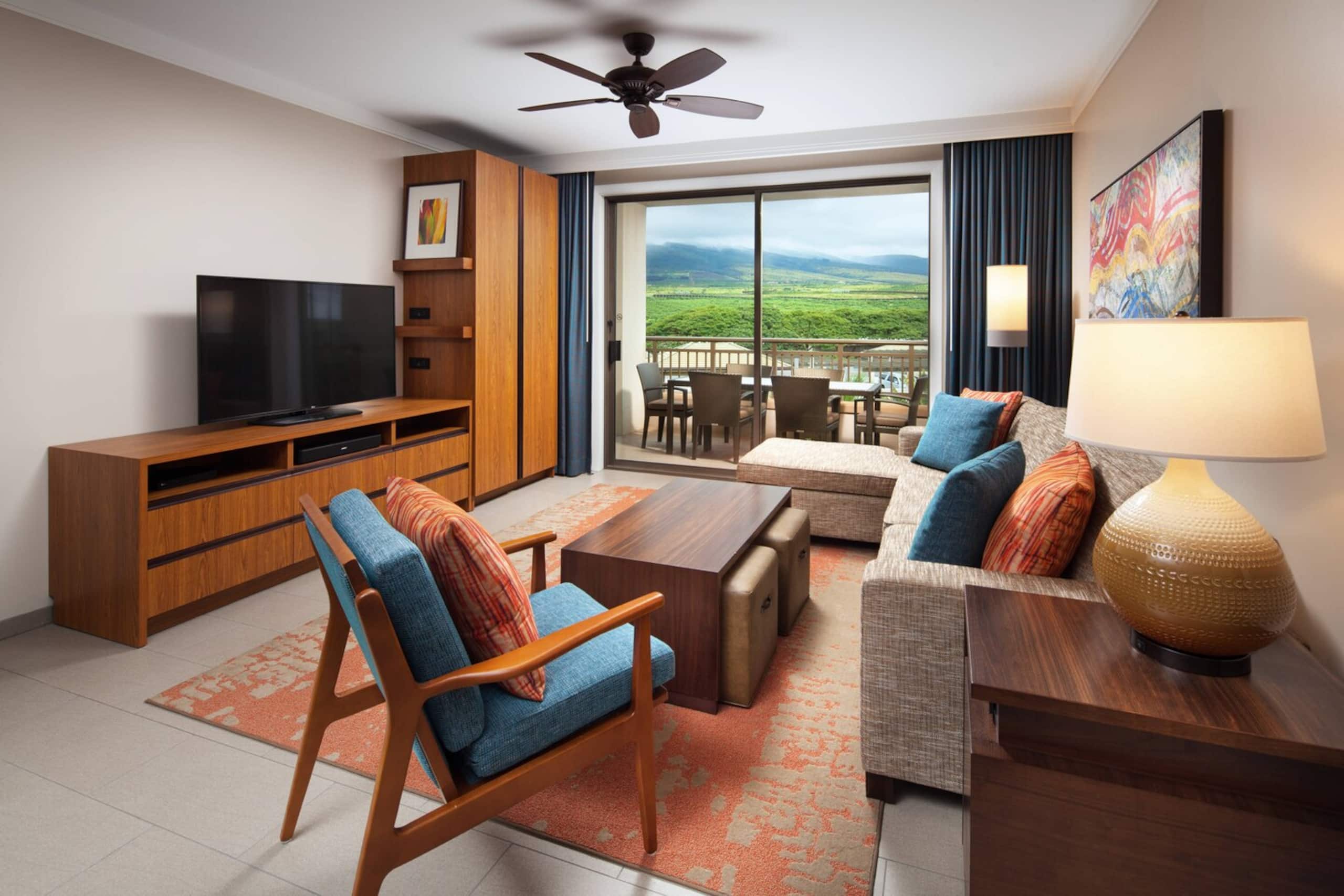 Resort in Lahaina · ★5.0 · 2 bedrooms · 3 beds · 2 private baths - Image 2