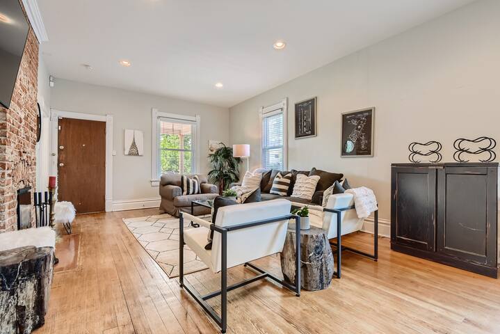 Spacious Home In LOHI, Large backyard, Game Room gallery image 3