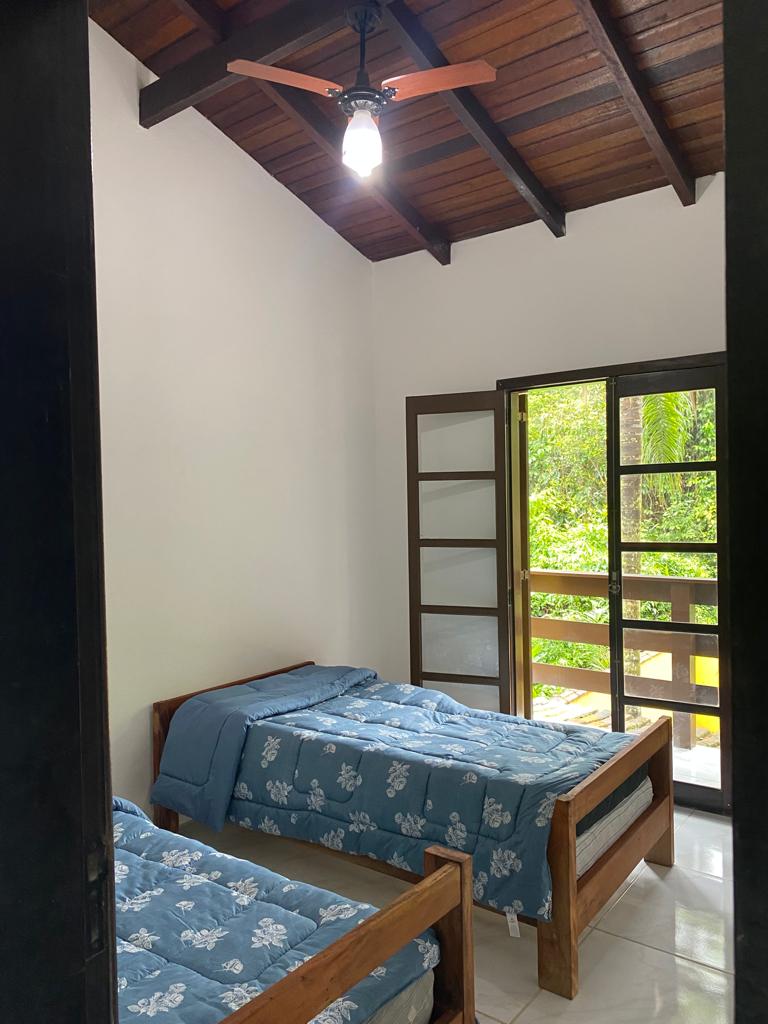 Soba s 2 kreveta za jednu osobu, dodatnim madracem i balkonom