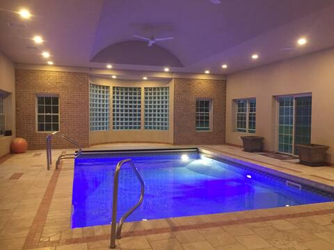 5 Bedroom Home Indoor Pool & PrivateTennis Court