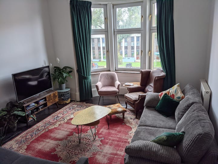 Spacious 2 Bedroom Flat Near Sse Hydro - Paisley