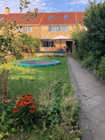 210 sqm townhouse with home cinema