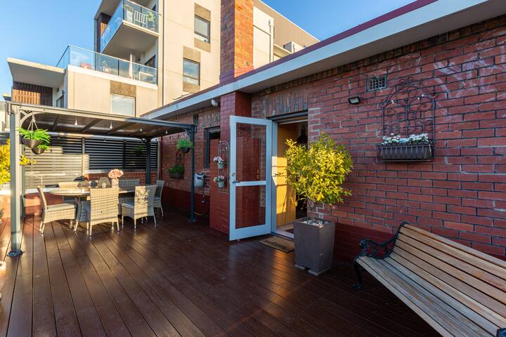 Linear Guest Apartment – Luxury in the city gallery image 4