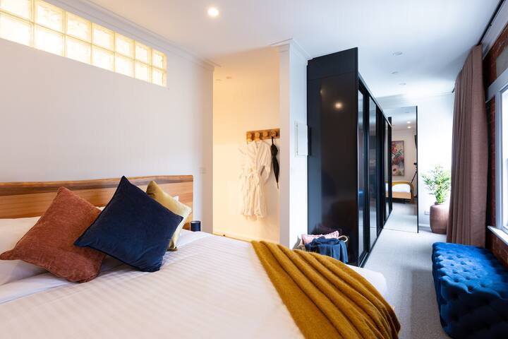 Linear Guest Apartment – Luxury in the city gallery image 3