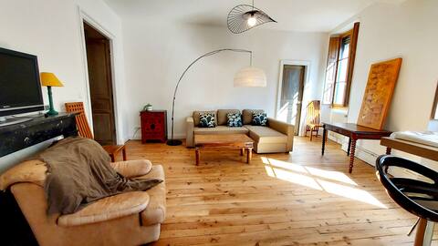 Propriété Airbnb réussie: Cozy Bali - 2Ch - 110m²- Center - Parking 300m à Pau