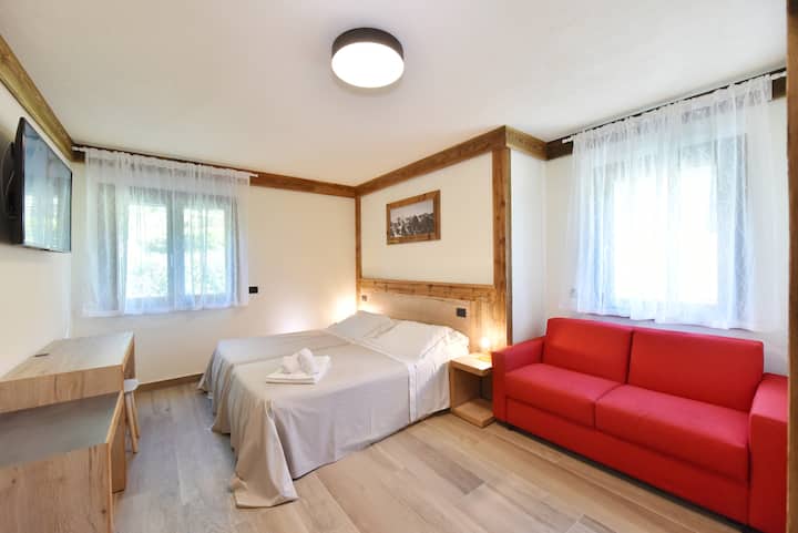 Спалня с 2 отделни легла