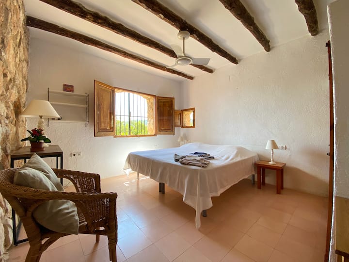 卧室1. Garrigue景观， 2张90厘米的床。