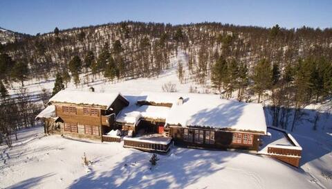 Spacious cottage in beautiful natural setting