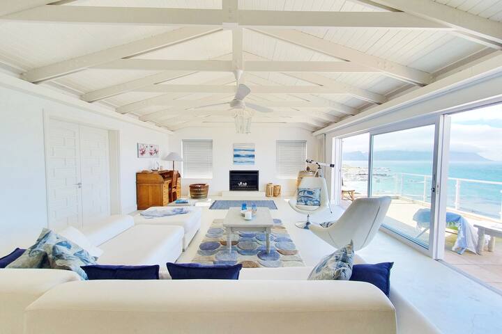 Blue Swallow – Best ocean view from EVERY room! gallery image 2