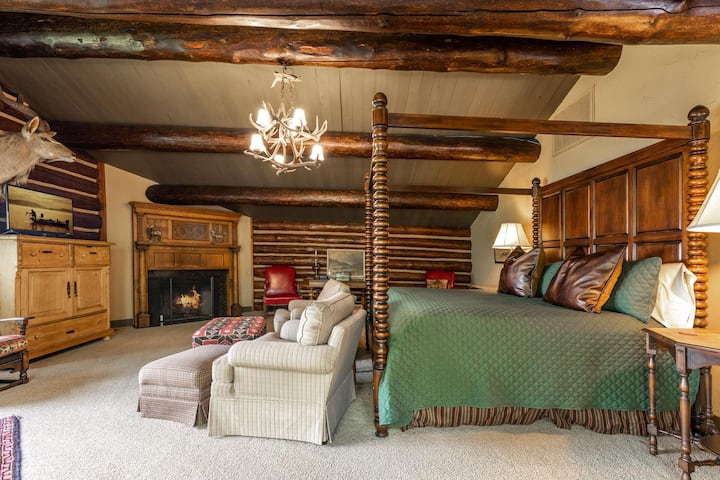 ห้องนอน 3 (เตียงคิงไซส์)
ชั้นบน 