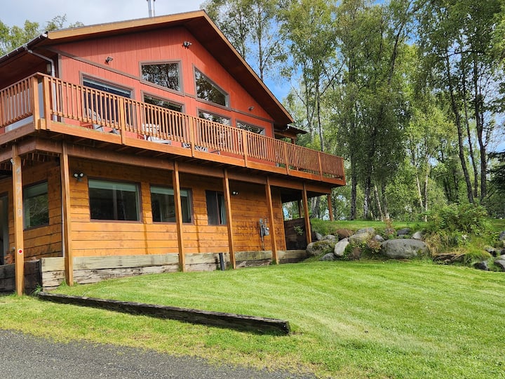 Birch Grove Secluded home with a beautiful view Cabins for Rent in