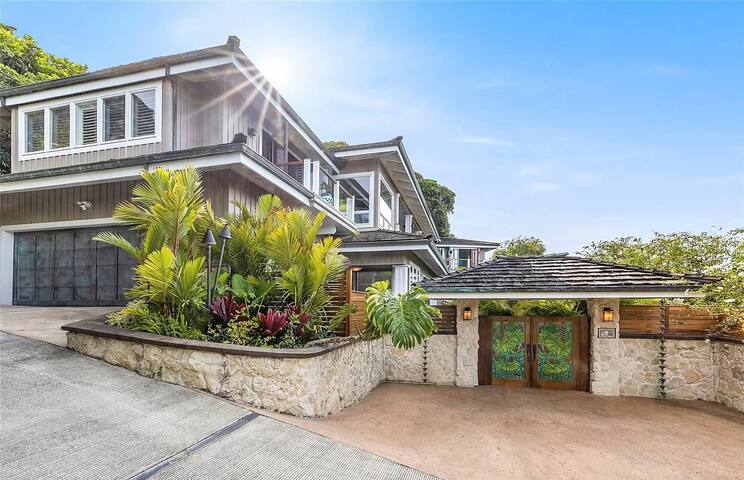 Lanikai Villa Resort: Pool, Views & Walk to Beach! gallery image 5