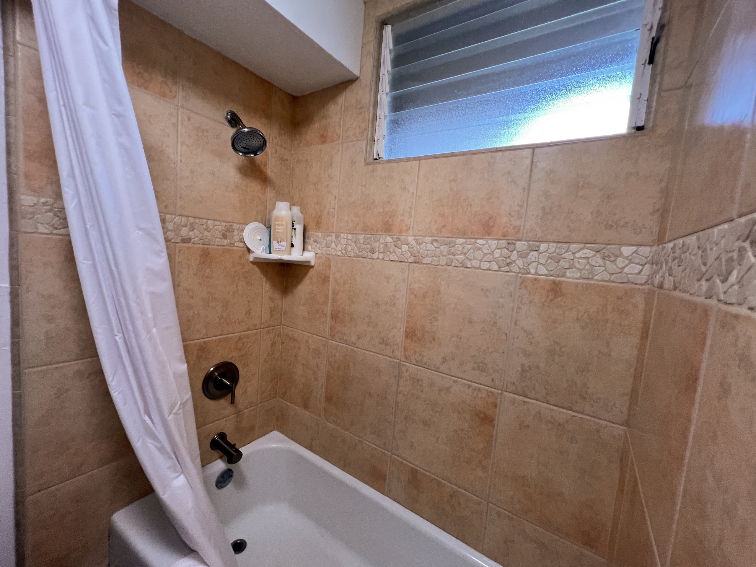 Condo in Hana · ★4.72 · 1 bedroom · 1 bed · 1 bath - Photo 12