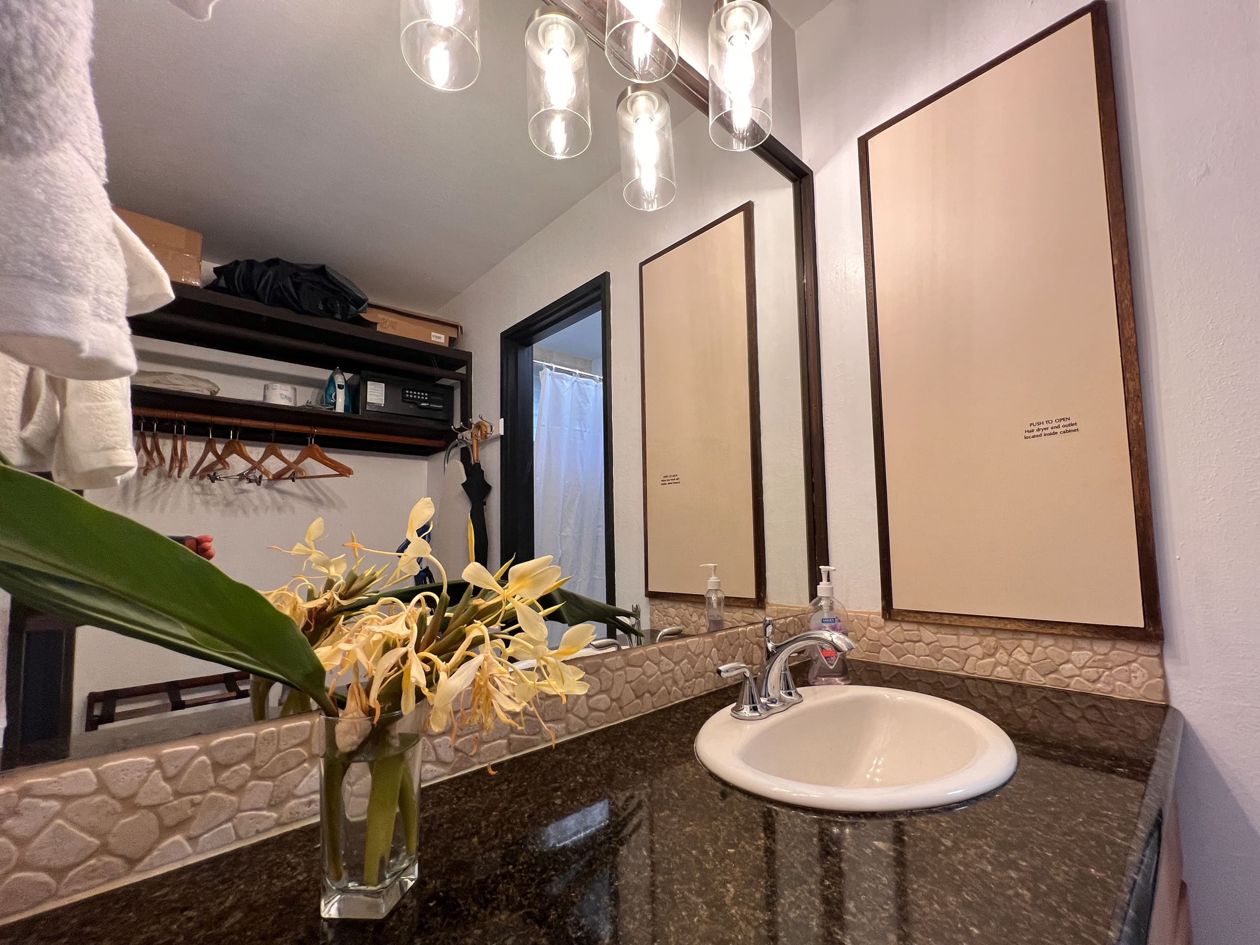 Condo in Hana · ★4.72 · 1 bedroom · 1 bed · 1 bath - Photo 13