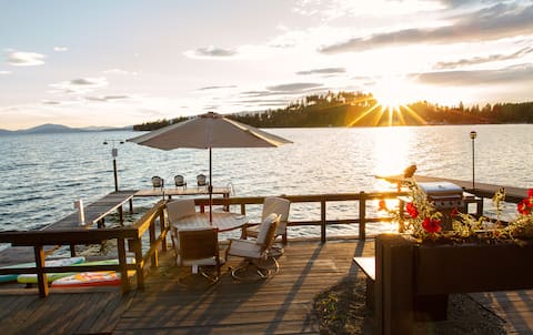 Private Dock, Paddleboards & Walk to Restaurants