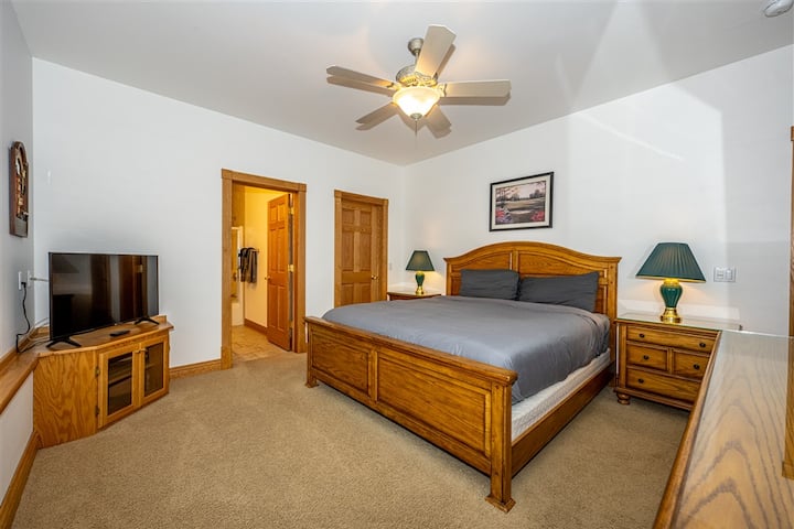 Dhoma e gjumit 5 - Krevat dopio "king Size", banjë në suitë, banjë e plotë