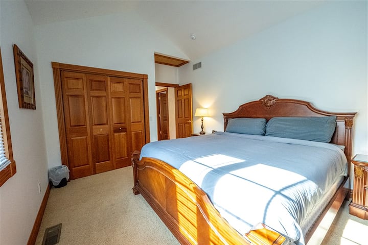 Dhoma e gjumit 2, ngjitur me mjeshtrin, kati i parë