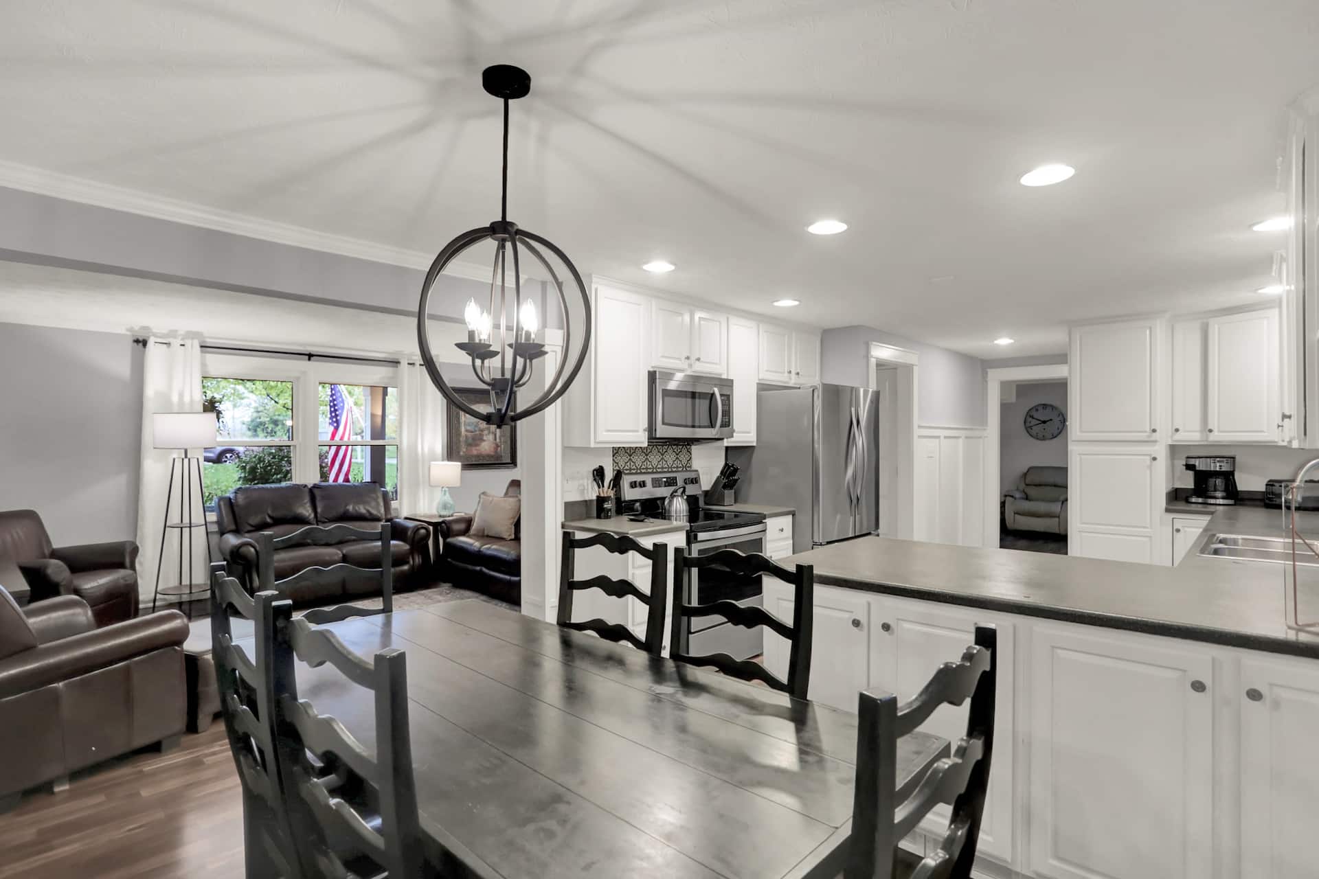 Private/spacious home w/backyard near Grand Park