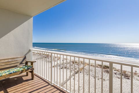 Direct Beachfront with Private Balcony Beach View!