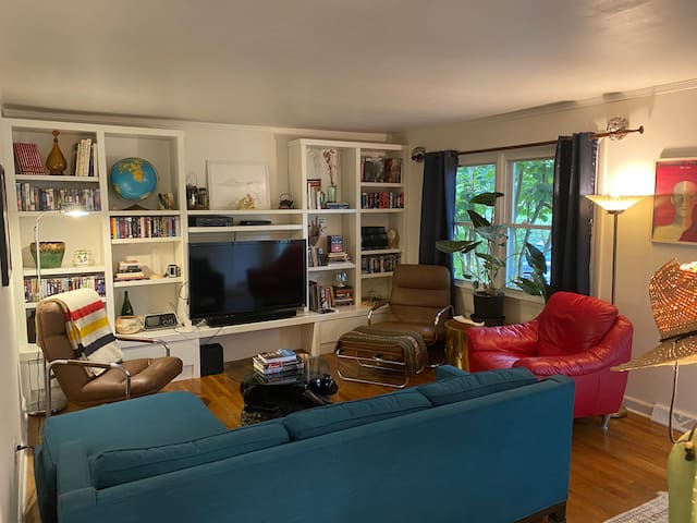 Stylish home in GREAT location!